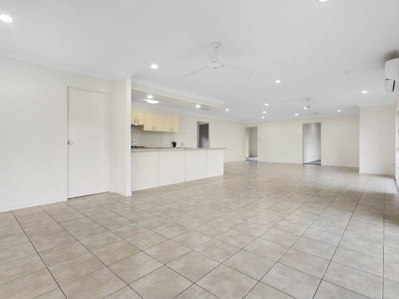 15 Kingsford Drive, UPPER COOMERA, QLD 4209 Australia