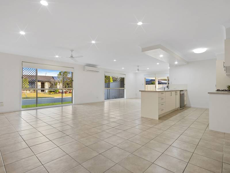 15 Kingsford Drive, UPPER COOMERA, QLD 4209 Australia