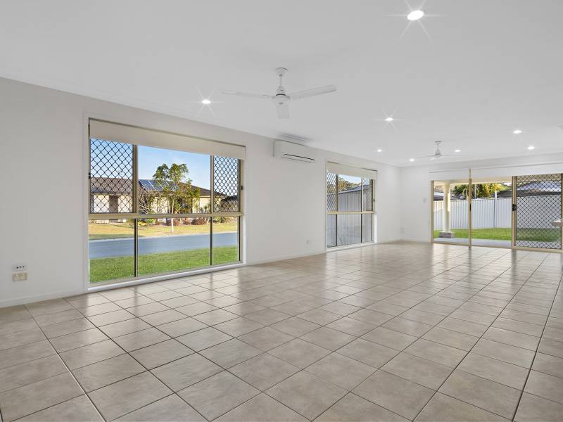 15 Kingsford Drive, UPPER COOMERA, QLD 4209 Australia