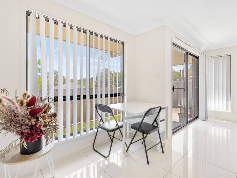 1 & 2/7 Dawson Place, BRASSALL, QLD 4305 Australia