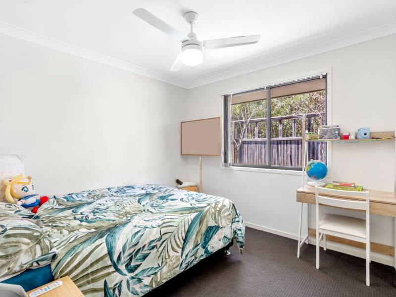 1 & 2/7 Dawson Place, BRASSALL, QLD 4305 Australia