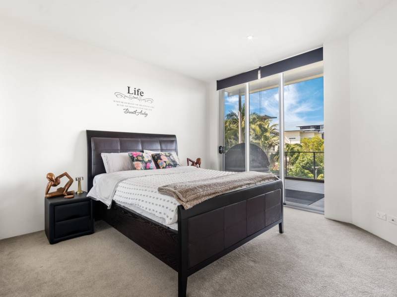 532/3 Pendraat Parade, HOPE ISLAND, QLD 4212 Australia